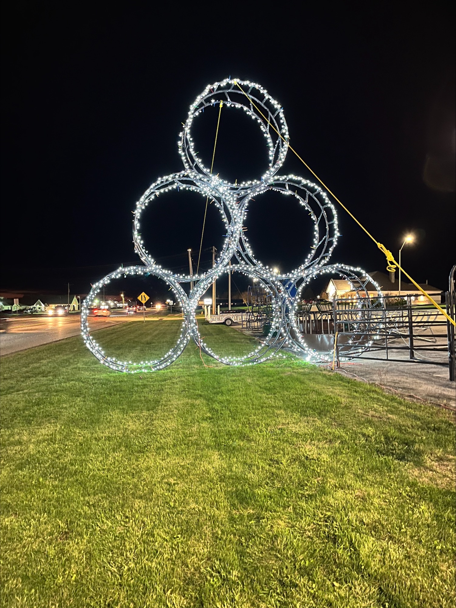 Hay Ring Christmas Tree Display 1.jpg